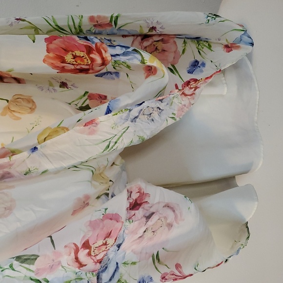 Yumi Kim Lani Dress Size Medium Dainty Floral Flirty Design Midi - Picture 9 of 16